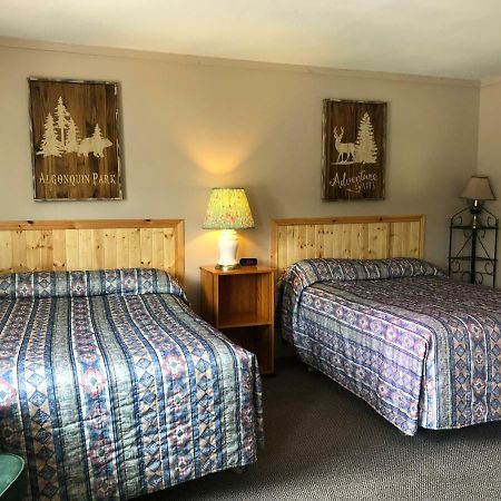 Dwight Village Motel Экстерьер фото