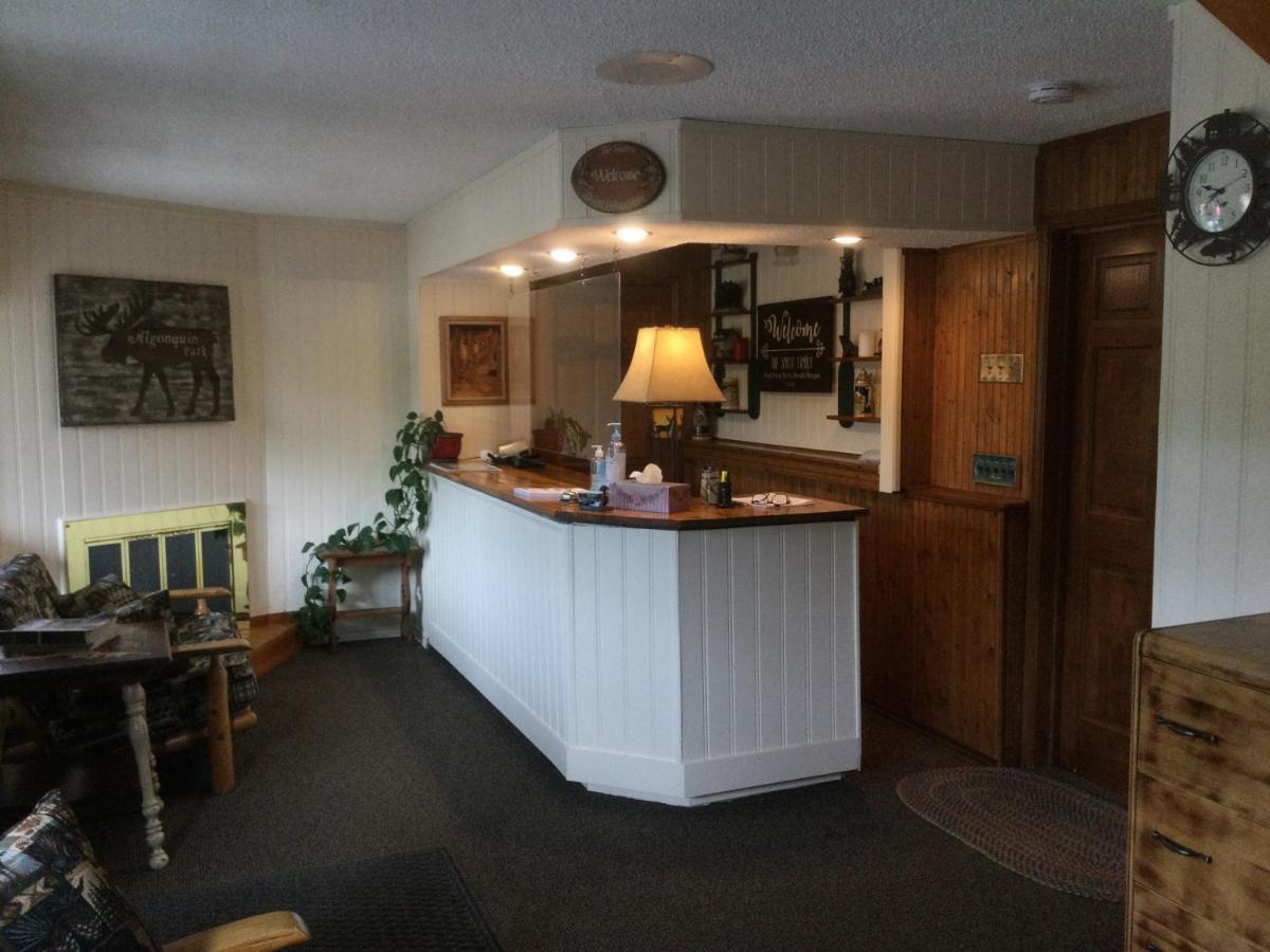 Dwight Village Motel Экстерьер фото
