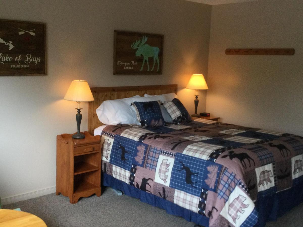 Dwight Village Motel Экстерьер фото