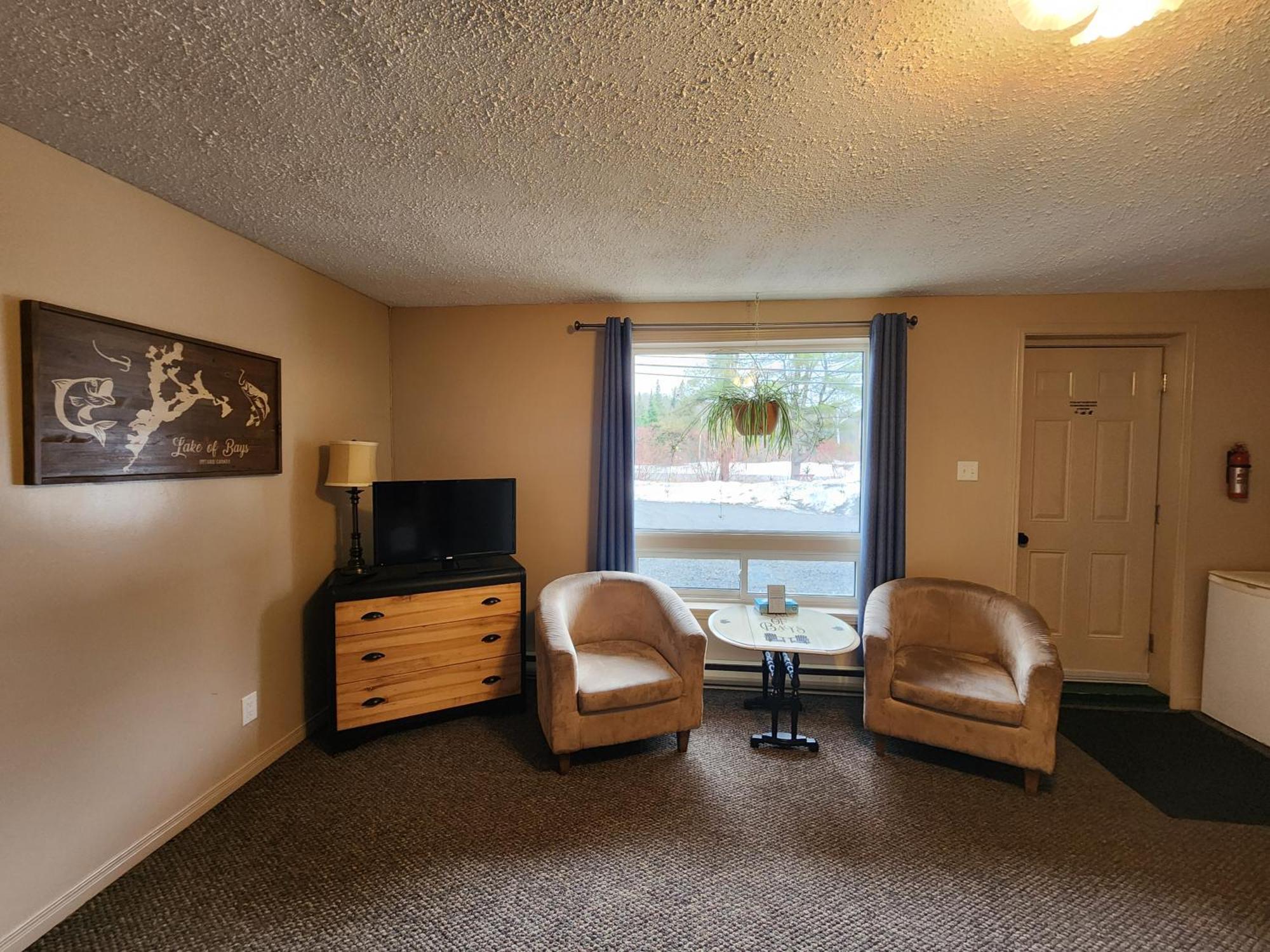 Dwight Village Motel Экстерьер фото